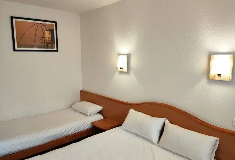 スタンダードトリプルルーム, Brit Hotel Essentiel Cahors Nord