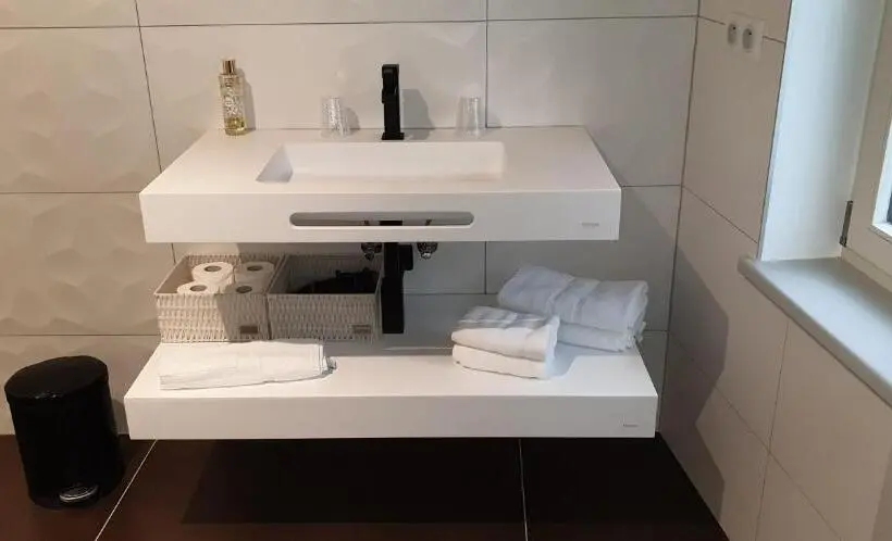 デラックスルーム, Caveau De L Ami Fritz