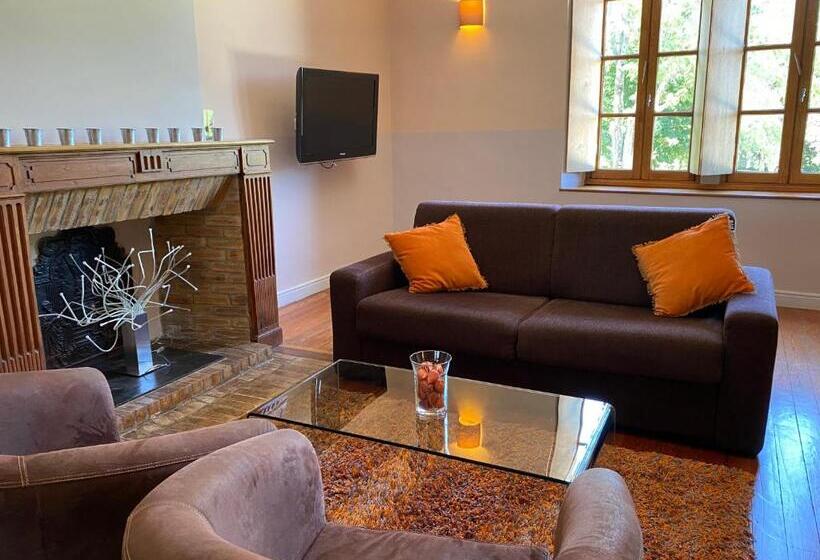 Полулюкс, Logis Hôtel Château De Palaja