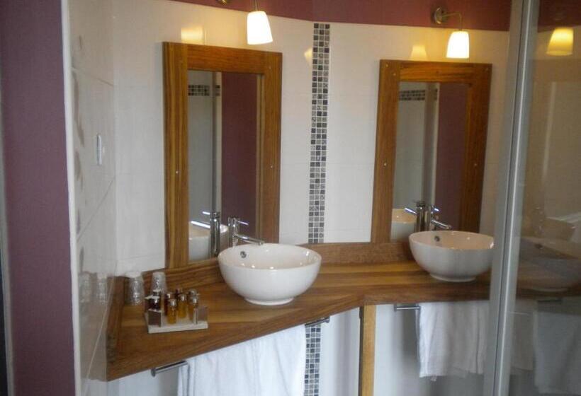 Полулюкс, Logis Hôtel Château De Palaja