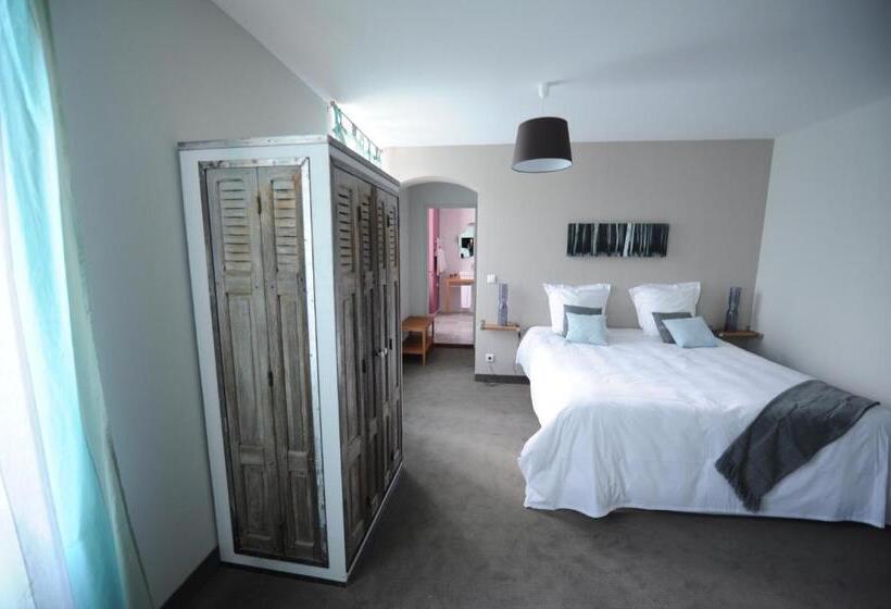 Полулюкс, Logis Hôtel Château De Palaja