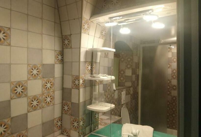 带观景的标准间, De Savoie