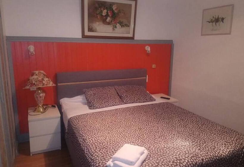 带观景的标准间, De Savoie