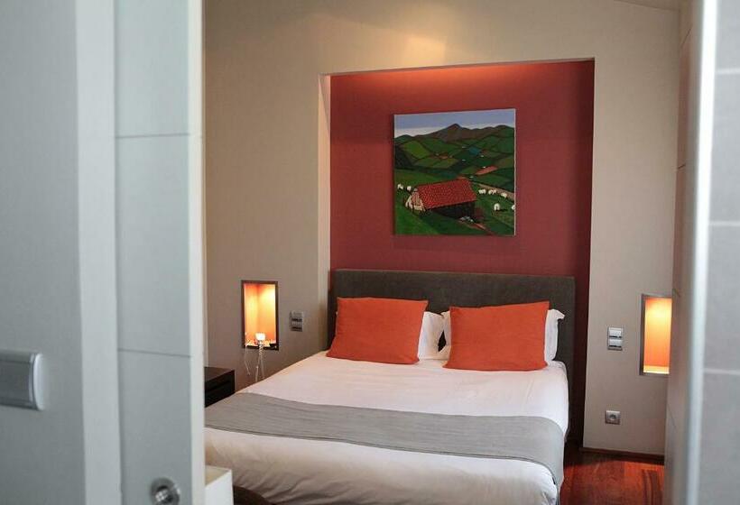 标准间, Du Fronton