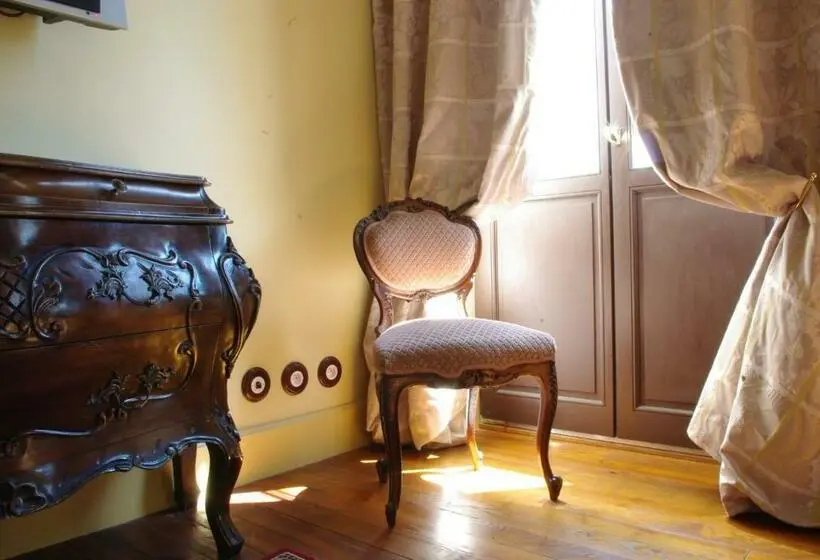スタンダードルーム, Hostellerie Du Coq D'or