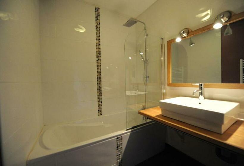 Номер Deluxe, Logis Hôtel Château De Palaja