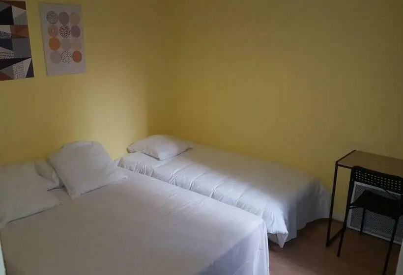 Standard Kolmen Hengen Huone, Hôtel Confort