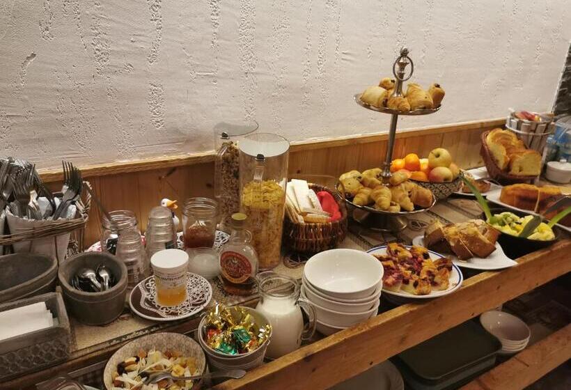 חדר סטנדרט לשלושה, Hôtel Du Midi