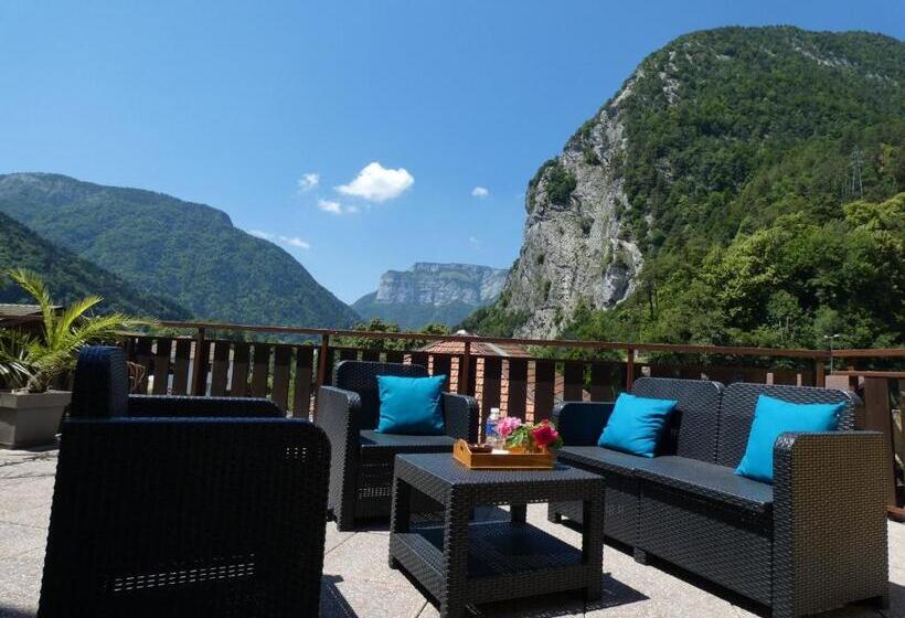 סוויטה, Hôtel Du Midi