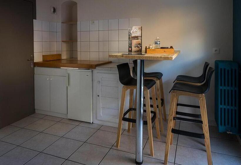 סוויטה, Hôtel Du Midi