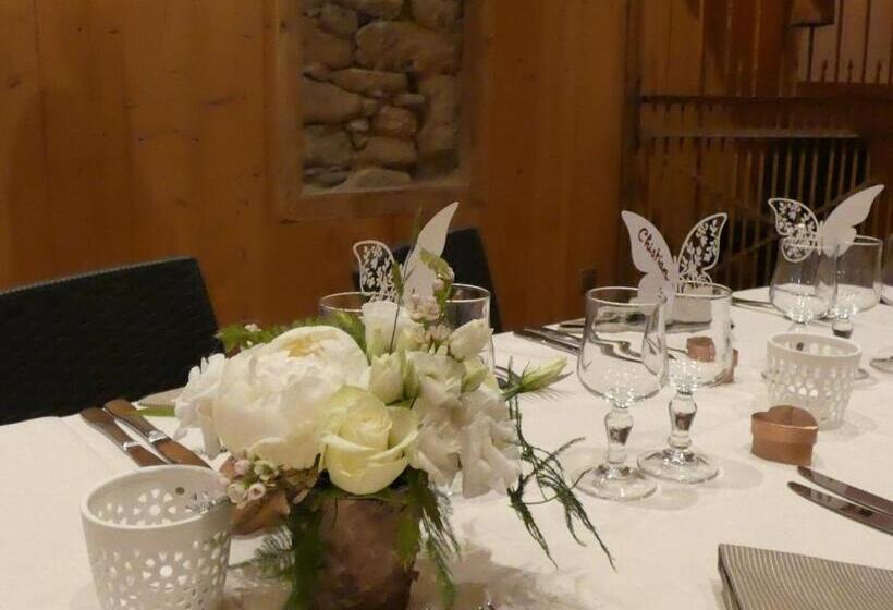 חדר סטנדרט לשלושה, Hôtel Du Midi