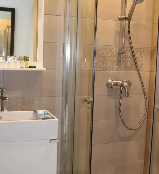 Classic-perhehuone, La Villa Des Oliviers