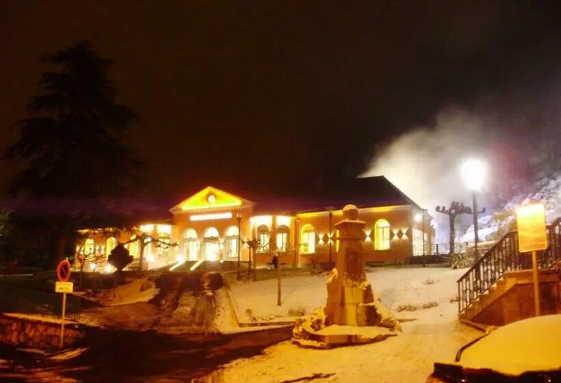 اتاق سوپریور سه تخته, Hôtel Le Bois Joli