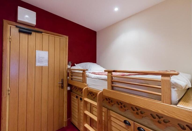 高级三人间, Hôtel Le Bois Joli