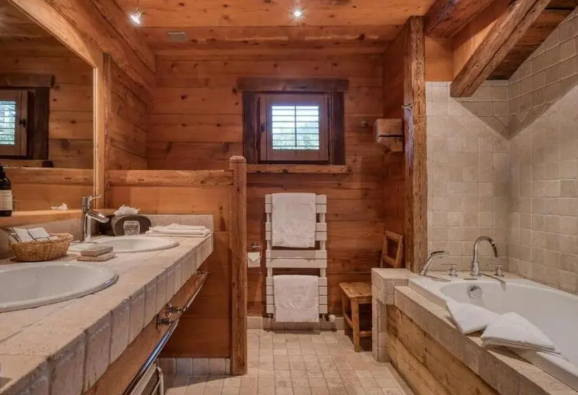 سوییت خانوادگی, Hôtel Les Servages D Armelle