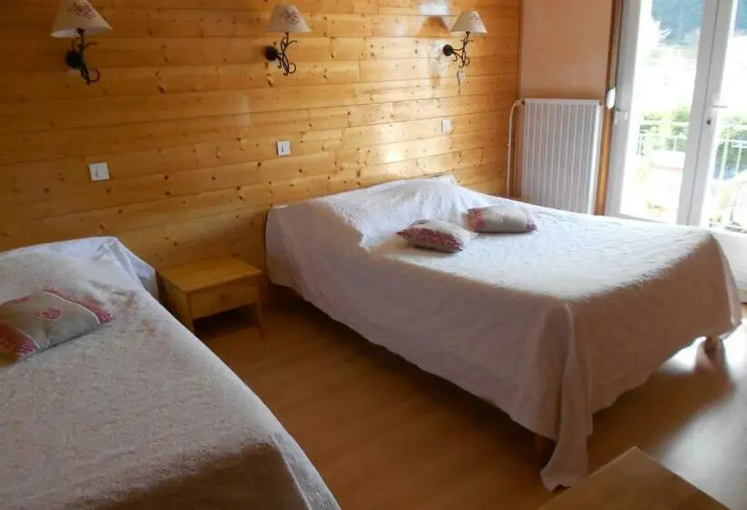 Standard Kolmen Hengen Huone, Hôtel L'orée Du Bois