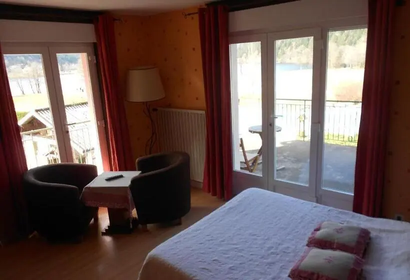 Standard-huone Järvinäkymä, Hôtel L'orée Du Bois