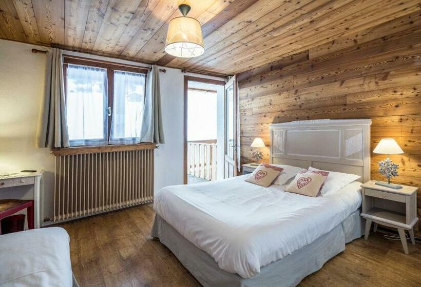 اتاق استاندارد سه تخته با بالکن, Hôtel Restaurant U Fredy