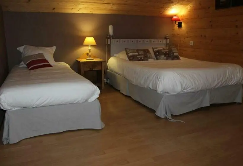 Standard Neljän Hengen Huone, Hôtel Restaurant U Fredy