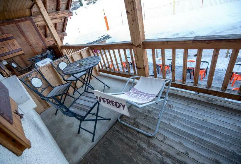 اتاق استاندارد سه تخته با بالکن, Hôtel Restaurant U Fredy