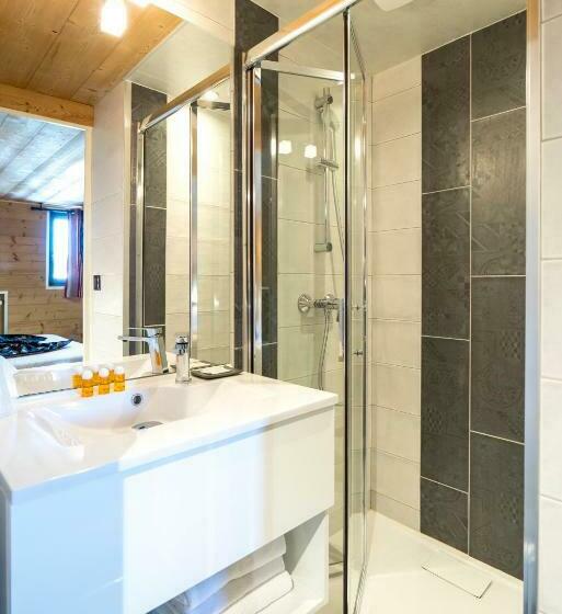 اتاق استاندارد سه نفره, Hôtel Restaurant U Fredy