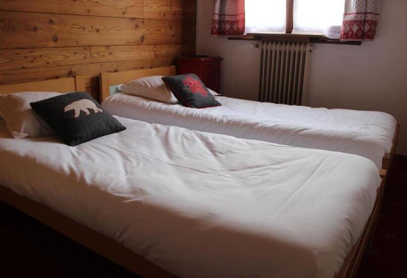 اتاق خانوادگی, Hôtel Restaurant U Fredy