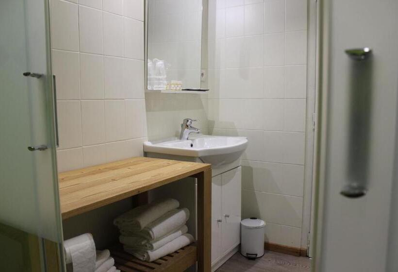 اتاق خانوادگی با چشمانداز باغ, Hôtel Restaurant U Fredy