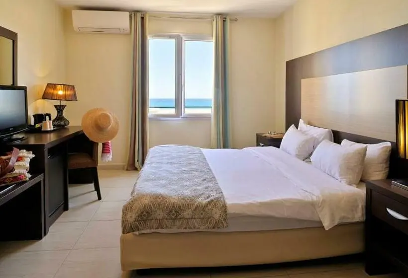 海の見えるコンフォートルーム, Hôtel Serenada