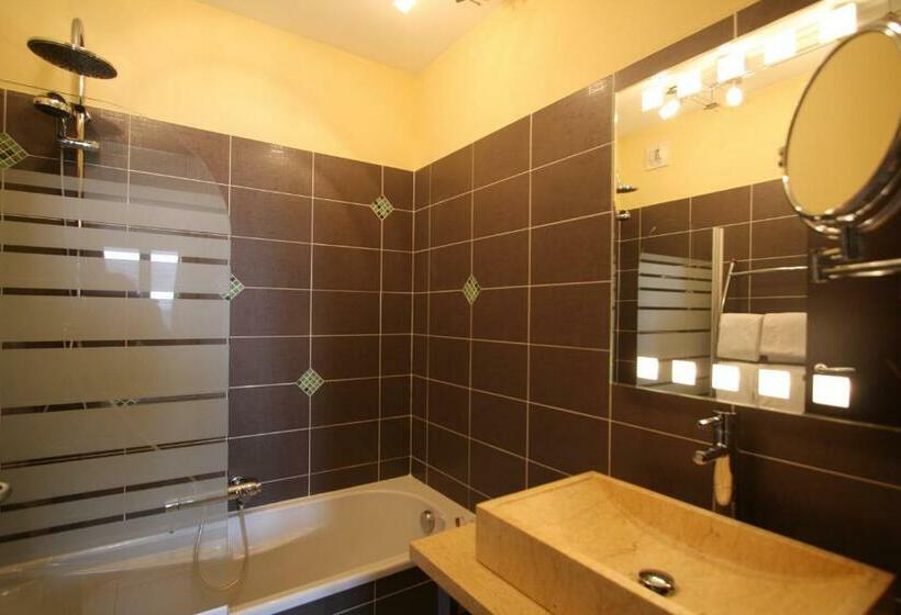 Номер Комфорт, Hôtel Serenada