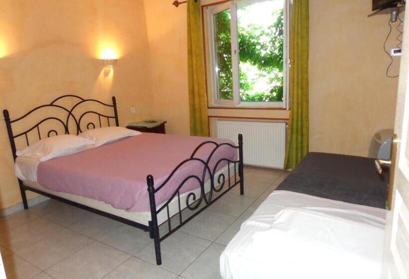 Номер Стандарт Трехместный, Le Relais De La Rn7