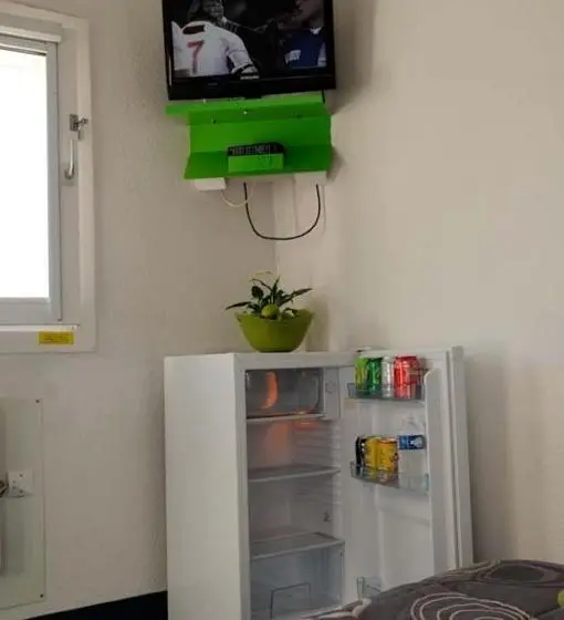 バスルーム共有のトリプルスタンダード, Lemon Hotel - Tourcoing