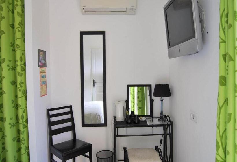 חדר סופריור עם מרפסת, Villa Nais B&b