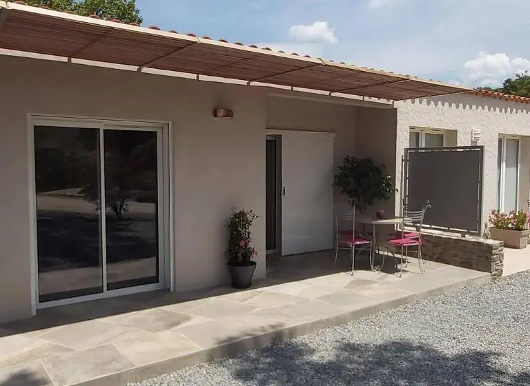 آپارتمان لوکس 1 خوابه, Villa Nais B&b