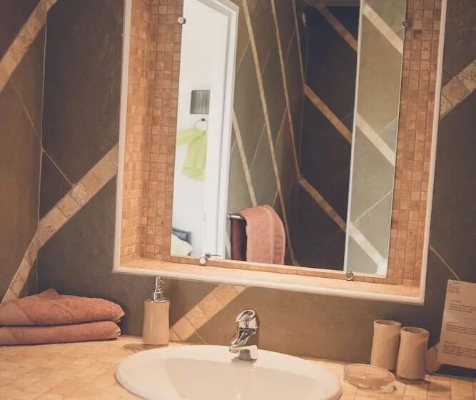 اتاق سوپریور با بالکن, Villa Nais B&b