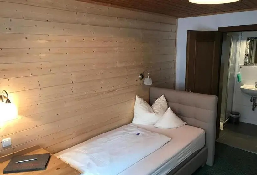 Deluxe-huone, Zum Kirchenbauer