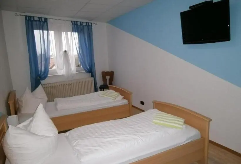 Standard Kolmen Hengen Huone Jaettu kylpyhuone, Pension Eissler