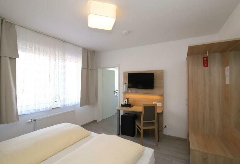 标准间, 12 Bäume