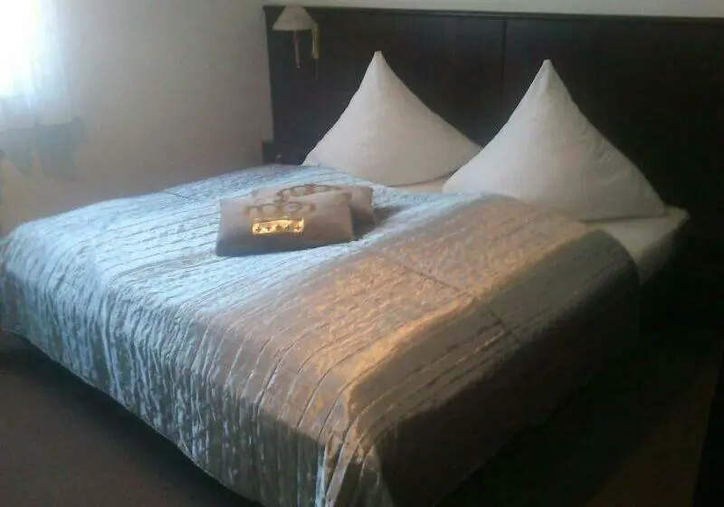 Standard Room, Am Schiffshebewerk