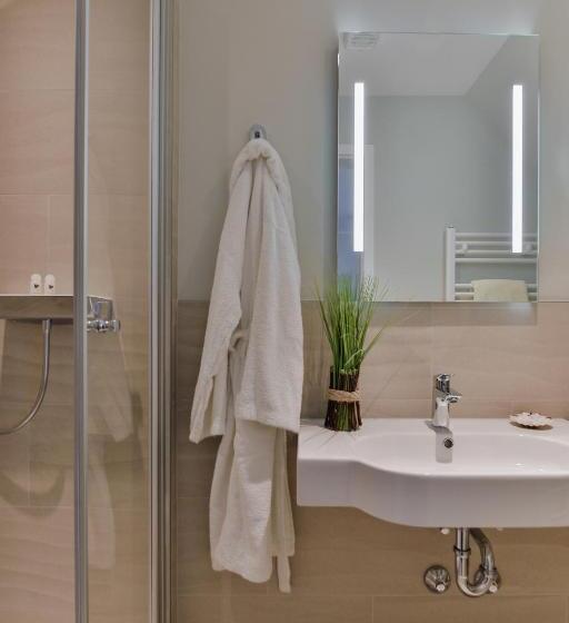 Enkelrum med Terass, Am Südwäldchen