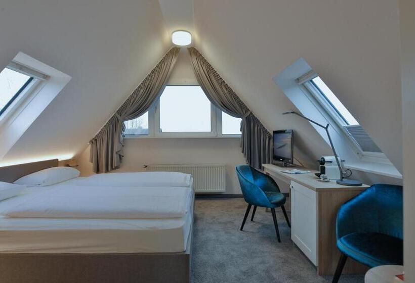 Penthouse Rum, Am Südwäldchen