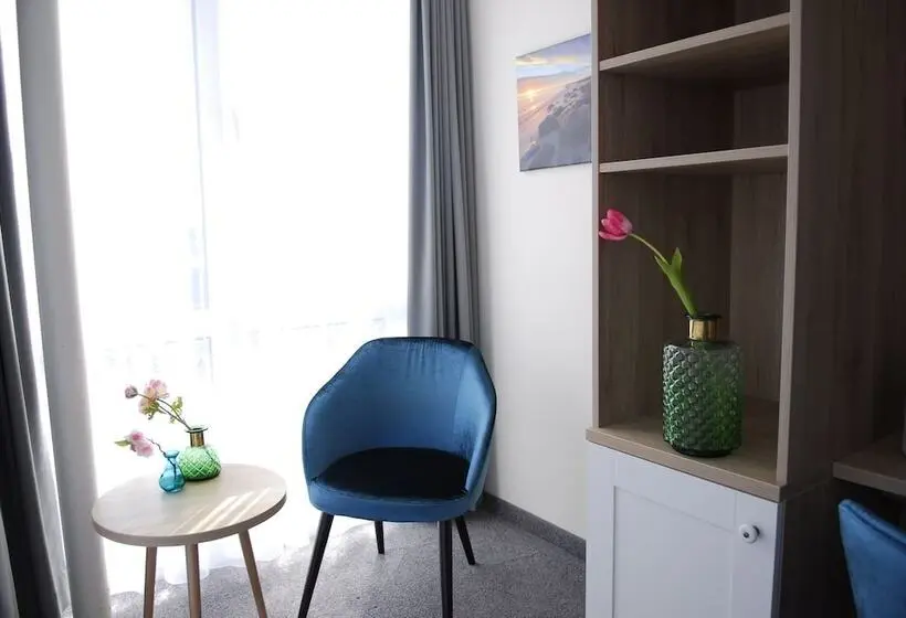 Basic-huone, Am Südwäldchen
