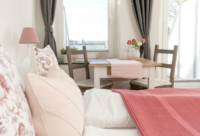 חדר סטנדרט עם מרפסת, Am Wasserschloss Glücksburg