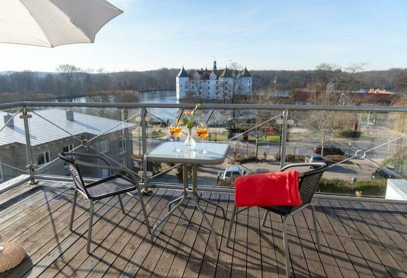 غرفة قياسية مزوَّدة بشُرفة, Am Wasserschloss Glücksburg