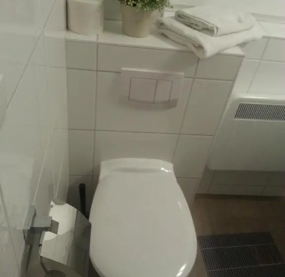 Standard Yhden Hengen Huone, Am Wasserschloss Glücksburg