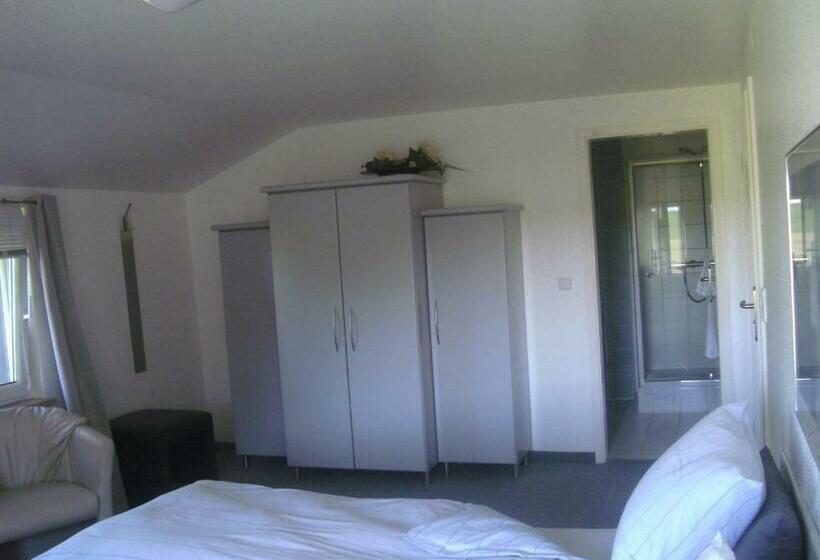 标准单人间, Ambiente