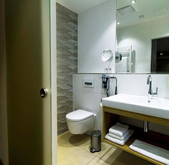 이코노미 룸, Asemann Planegg