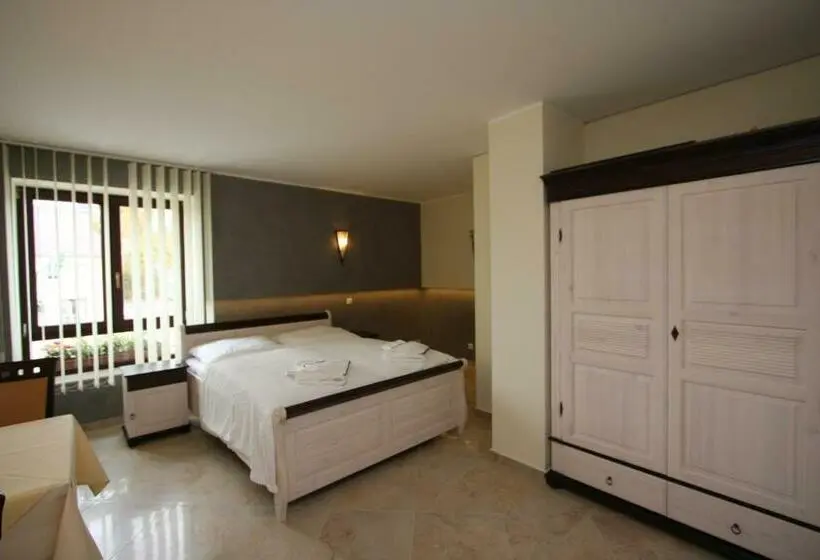 اتاق استاندارد, Da Gianni Gmbh