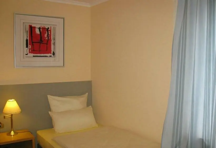 Standard Yhden Hengen Huone, Löns Hotel Garni