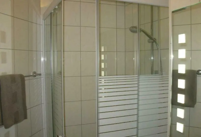 Standard Yhden Hengen Huone, Löns Hotel Garni