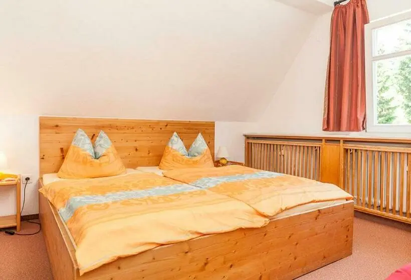 Standard Neljän Hengen Huone, Pension Und Gaststätte Naturbaude Eschenhof